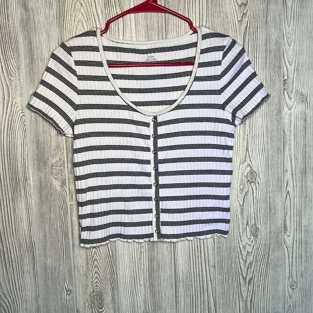 American Eagle crop top size medium